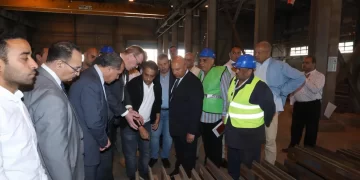 Wazir inspects Abbassiya railway workshops to start modern line