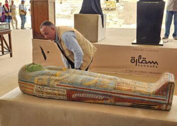 Egyptian mission discovers two large embalming workshops in Saqqara