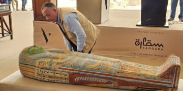Egyptian mission discovers two large embalming workshops in Saqqara