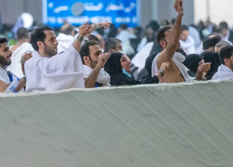 Hajj pilgrims start stoning three 'Jamarat' ritual 1 - Egyptian Gazette