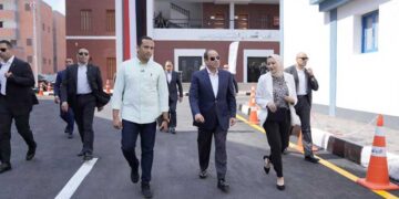 Sisi inspects technology services complex in Beheira