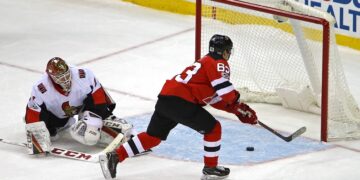 Devils Bratt gets 8-year extension