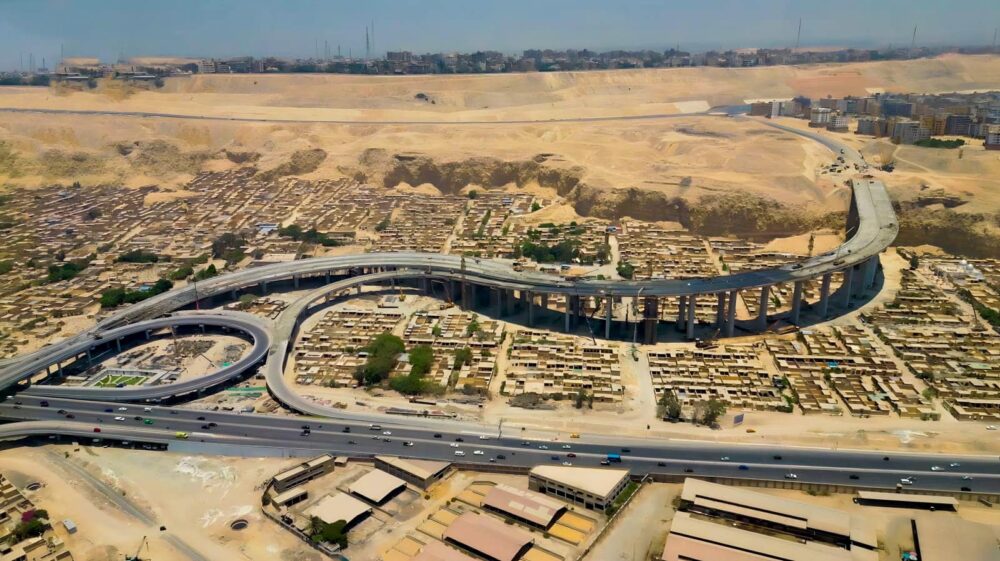 Sisi: New roads, axes aim at easing traffic congestion 4 - Egyptian Gazette Sisi: New roads, axes aim at easing traffic congestion 3 - Egyptian Gazette