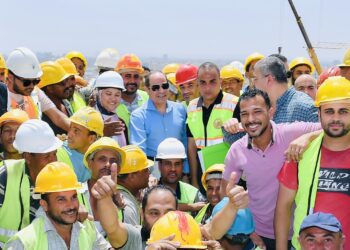 Sisi: New roads, axes aim at easing traffic congestion