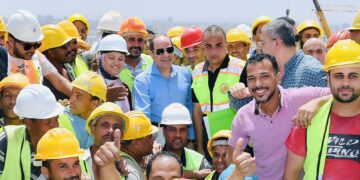 Sisi: New roads, axes aim at easing traffic congestion