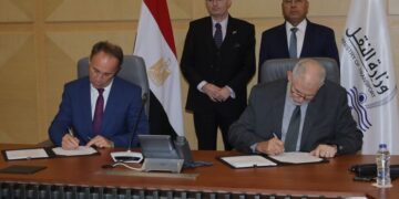 Transport min. attends signing of contract to overhaul 280 Henschel, Adtrans locomotives