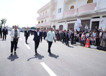 Sisi thanks workers in technology services complex in Beheira for their efforts