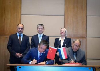 Environment minister praises co-operation with China in environmental work, climate issues