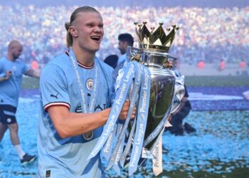 United aim to rewrite history with FA Cup glory at City’s expense