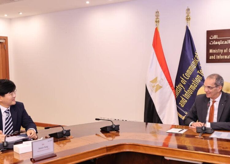 Egypt’s Minister of CIT agrees with Samsung to Boost cooperation and expand local manufacturing 1 - Egyptian Gazette