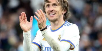 Modric extends Real contract until 2024