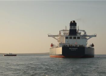 SCA head: Oil tanker SEAVIGOUR crosses Suez Canal after fixing it