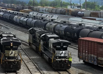 States clamp down on freight trains, fearing derailments and federal gridlock