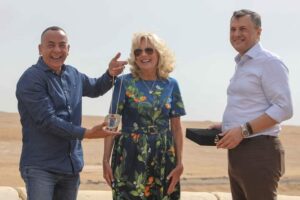 Jill Biden visits Giza Plateau 6 - Egyptian Gazette Jill Biden visits Giza Plateau 5 - Egyptian Gazette