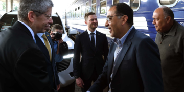 Egyptian PM, FM arrive in Kiev on mission to resolve Russian-Ukrainian crises