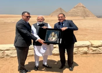 Indian PM visits Pyramids Plateau, Al-Hakim Mosque