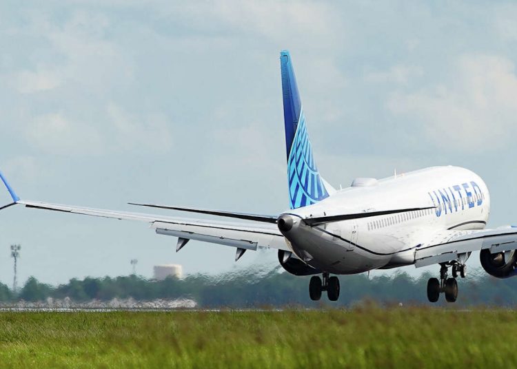 United flight to Amsterdam reportedly diverted to Chicago over meal choice 1 - Egyptian Gazette United Airlines test flight with 100 percent sustainable aviation fuel lands at George Bush Intercontinental Airport in Houston Oct. 13, 2021. United Airlines test flight with 100 percent sustainable aviation fuel lands at George Bush Intercontinental Airport in Houston on Wednesday, Oct. 13, 2021.