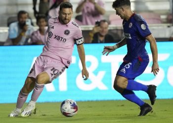 Enrique hails Messi after scoring in Miami’s debut