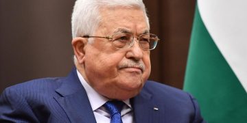 Abbas greets Sisi on July 23 Revolution’s anniversary