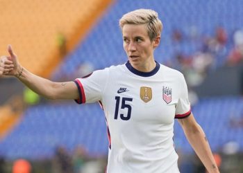 US soccer star Rapinoe announces retirement