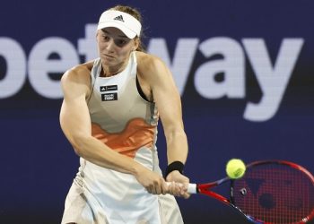 Garcia, Rybakina rolls at Wimbledon