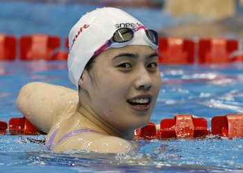 China grabs 2 gold medals at worlds