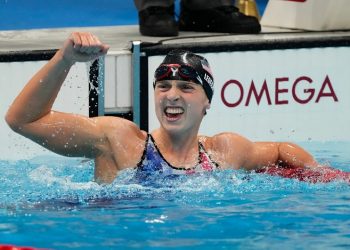 Ledecky wins 400m with room to improve at Worlds