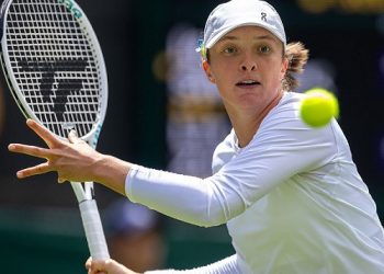 Wimbledon 2023:  Djokovic, Swiatek claim wins