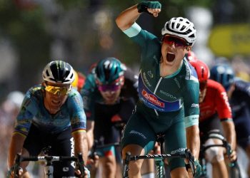 Philipsen takes Tour de France stage 7