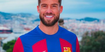 Barcelona sign defender Inigo Martinez on free transfer
