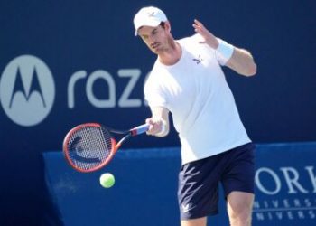 Murray, Zverev master Toronto wind to advance