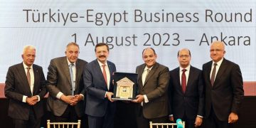 Trade Min.: OVer 790 Turkish companies invest in Egypt