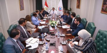 Health minister reviews efforts to implement health insurance project 1 - Egyptian Gazette Health minister reviews efforts to implement health insurance project