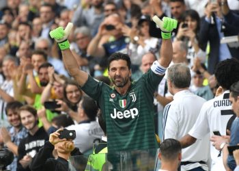 Italian keeper Buffon hangs up gloves after 28 years