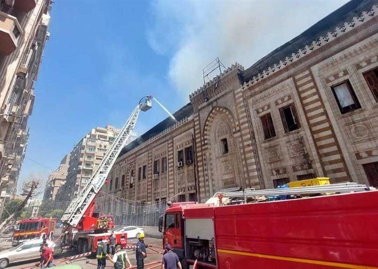 Civil Defense Forces trying to bring Awqaf Ministry fire under control 1 - Egyptian Gazette
