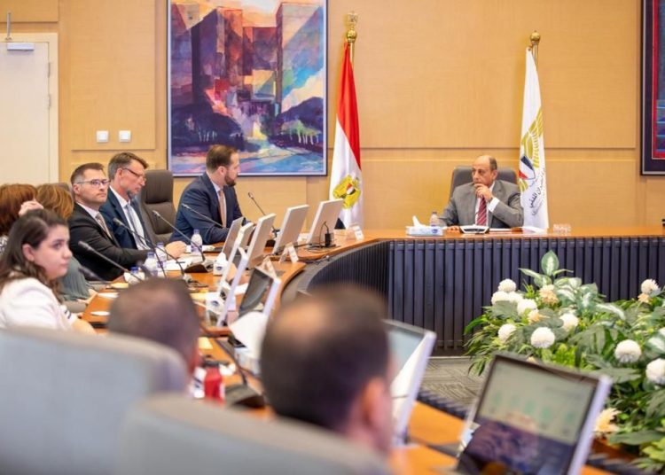 Civil aviation min. witnesses signing of 2 MoUs to design, build Terminal 4 of Cairo airport 1 - Egyptian Gazette