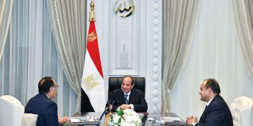 Sisi directs officials to intensify efforts of upgrading industry to achieve comprehensive economic progress