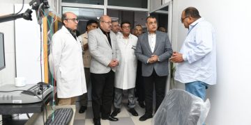 Minister tours Specialised Medical Centre in Helwan 1 - Egyptian Gazette Minister tours Specialised Medical Centre in Helwan
