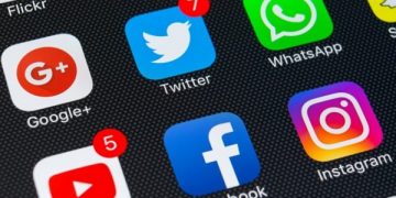 Facebook tops 3 billion monthly active users