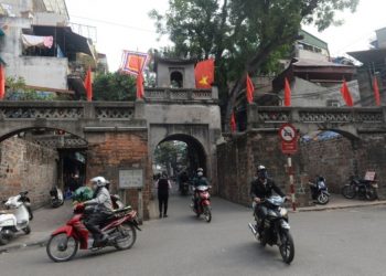 US expects to upgrade Vietnam ties, risks China anger