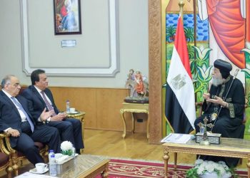 Health min., Pope Tawadros discuss developing Coptic Hospital in Cairo