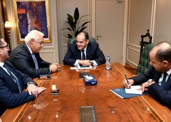 Trade minister discusses expansion plan with Heidelberg Materials Egypt