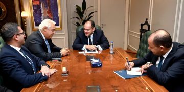 Trade minister discusses expansion plan with Heidelberg Materials Egypt