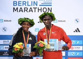 Assefa smashes marathon world record