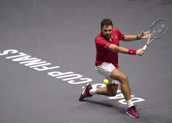 Humbert beats Wawrinka to help France top Switzerland at Davis Cup Finals