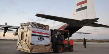 Egypt dispatches humanitarian assistance to Libya