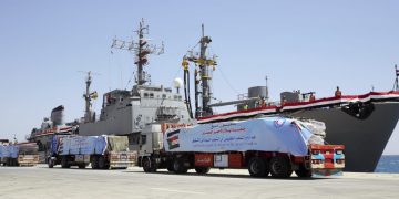 Egypt delivers hundreds of tons of relief aid supplies to Sudan by sea