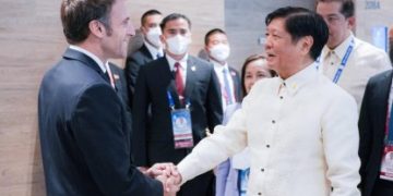 Philippine, French presidents tackle security issues in Philippine Sea
