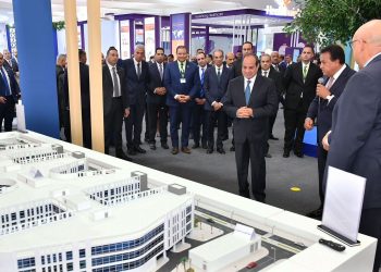 Sisi tours medical exhibition on fringes of PHDC