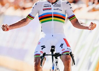 Evenepoel wins Vuelta stage 18
